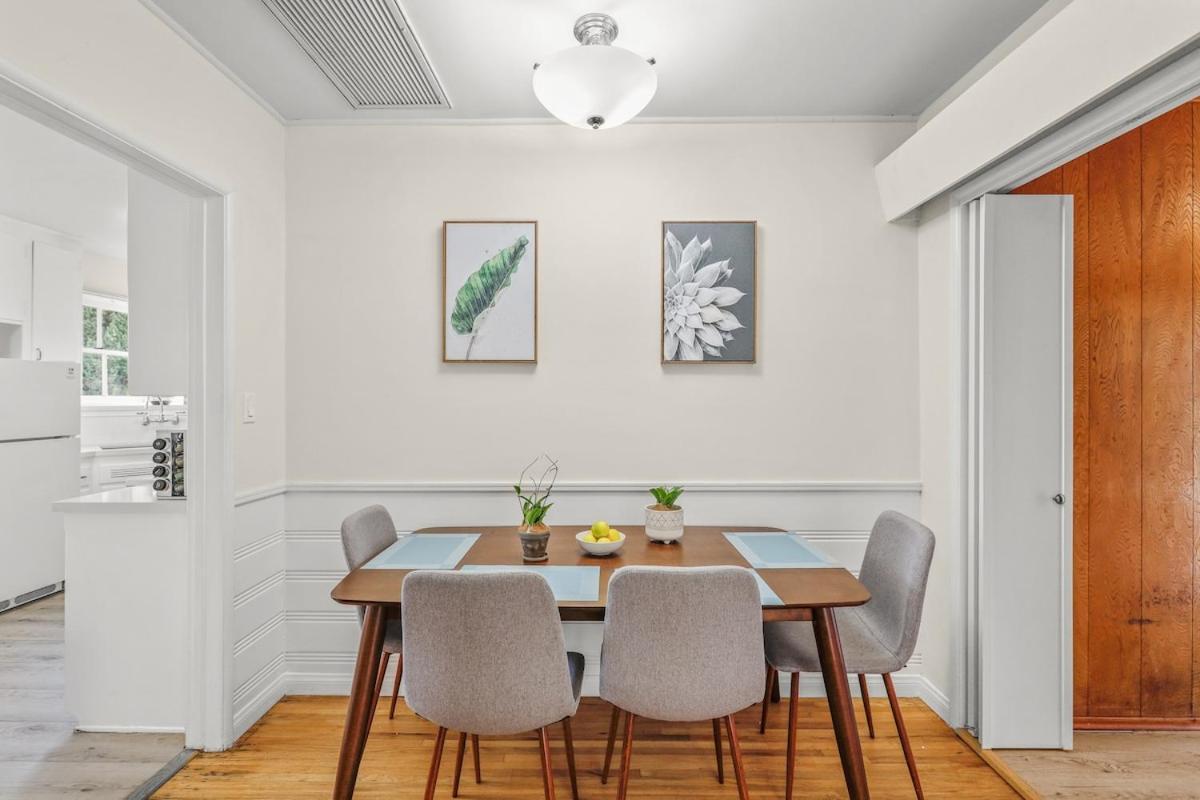 Сasa de vacaciones Dazzling Westside 4 Bedroom Home-minutes To The *